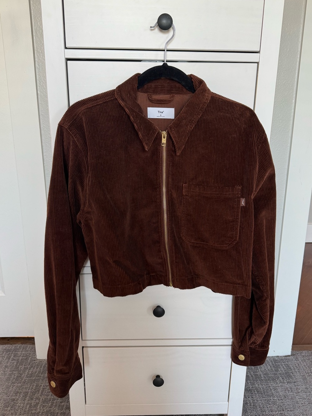 Aritzia TNA Corduroy Dixon
Cropped Women’s Jacket (Color: Cognac; Size: Medium)